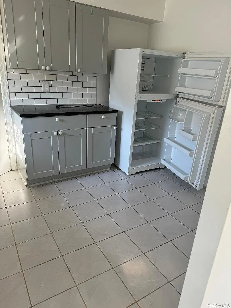 3 bed, 2.0 bath, 3432 sqft, $2,900 — Photo 4