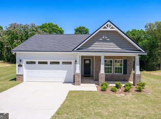 802 Ivy Glen Dr, Perry, GA 31069