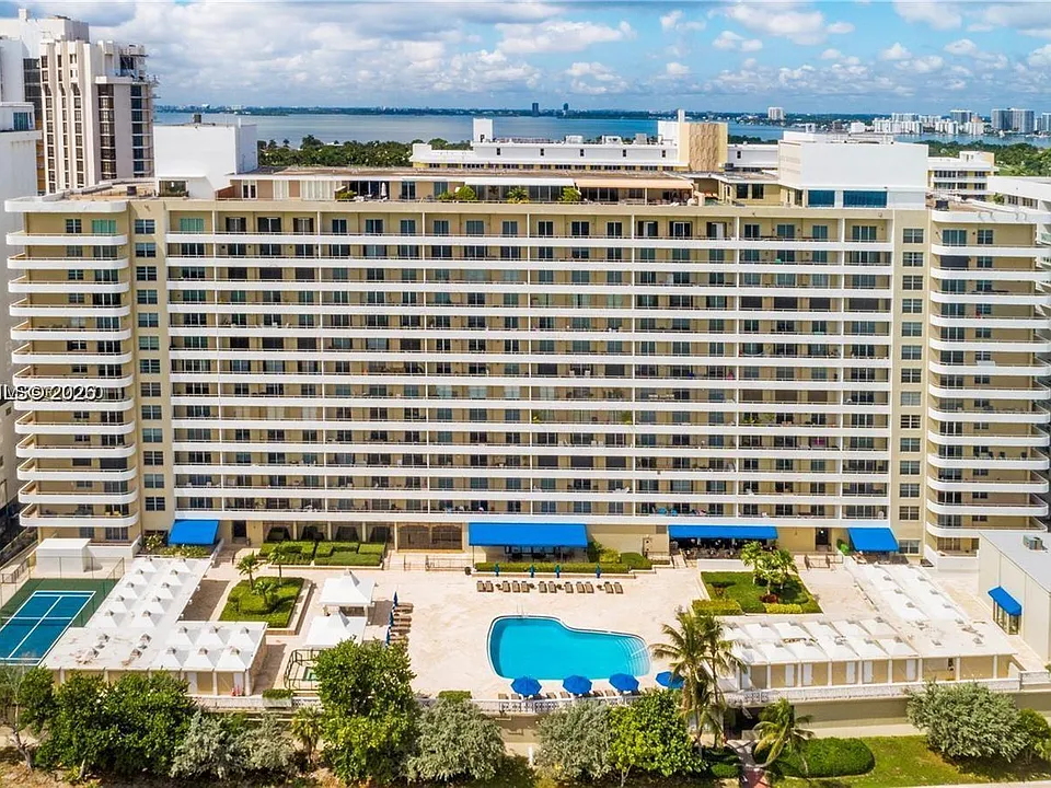 5555 Collins Ave #4P