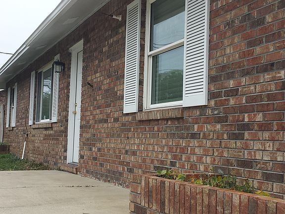 3rd image of 6 Overstreet Dr