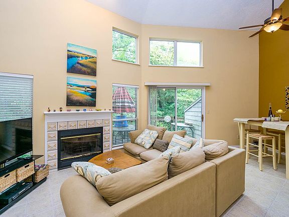 2nd image of 1984 E Bay Pointe Dr #15