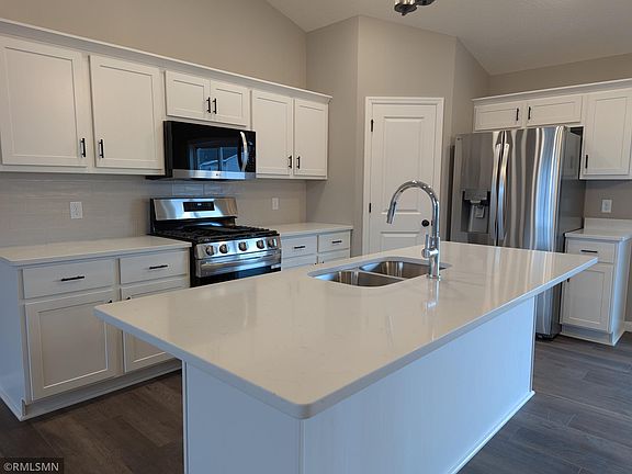 3rd image of 2735 Ivy Ave NE
