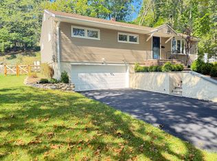 14 Kennedy Ter, Westwood, NJ 07675