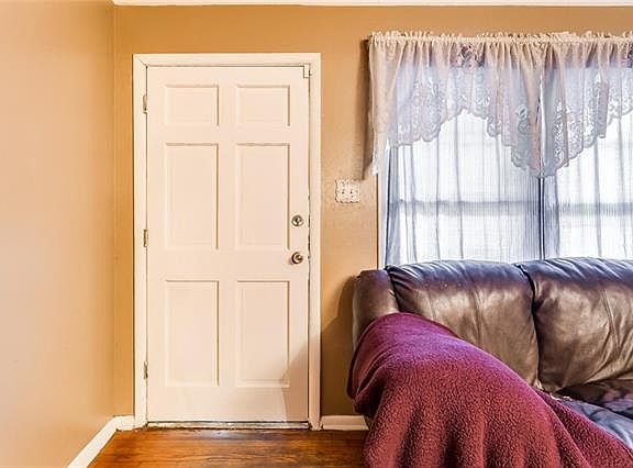4th image of 6217 Woodbine Dr