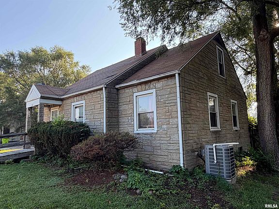 3rd image of 3412 N Sterling Ave