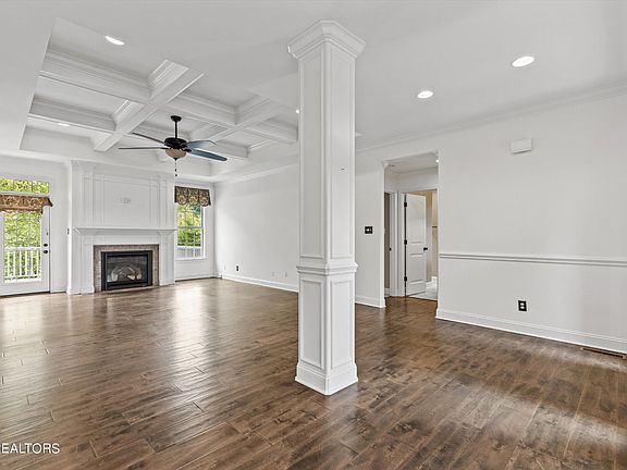 5th image of 649 Carrington Blvd