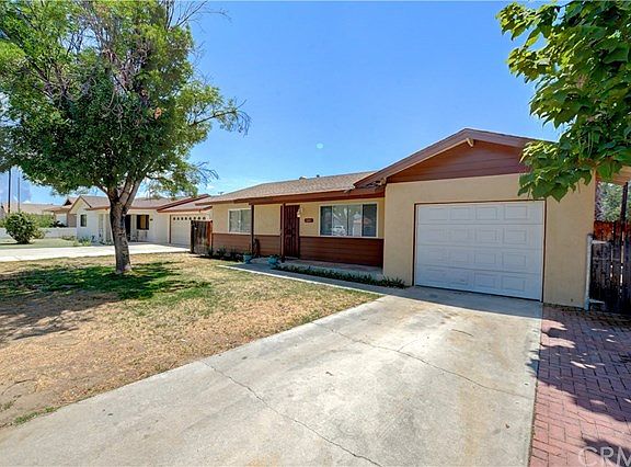 3rd image of 1241 E Leslie Dr