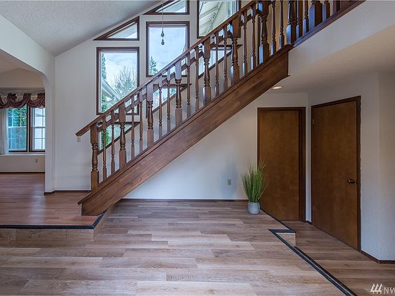 5th image of 13704 110th Avenue Ct E