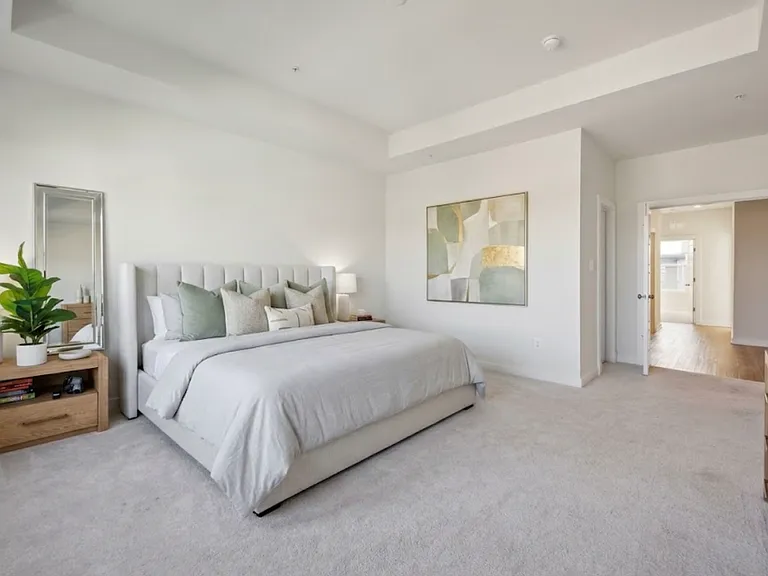 319 Summit Point Blvd #1A-2A-2B — Photo 1