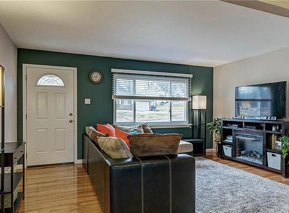 2nd image of 4104 E Donaldson Dr