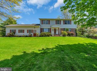 8 Joyce Ct, Columbus, NJ 08022