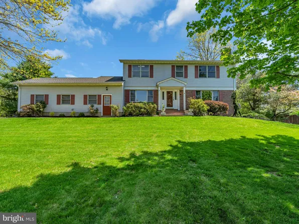 8 Joyce Ct, Columbus, NJ 08022