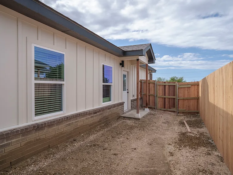 Private backyard - fully fenced