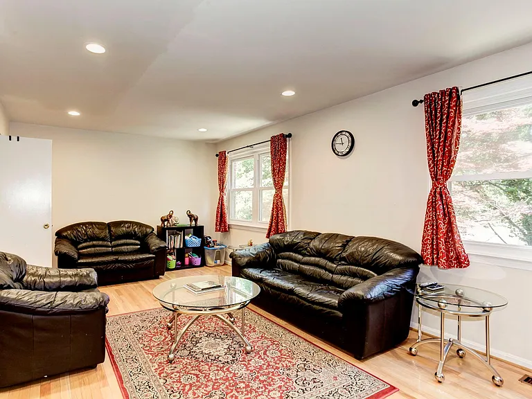 8156 Larkin Ln — Photo 4