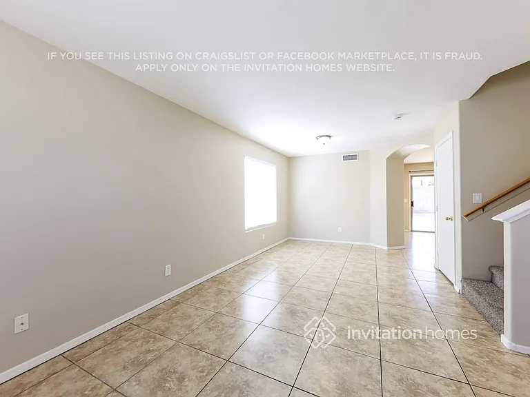 12937 W Holly St — Photo 4
