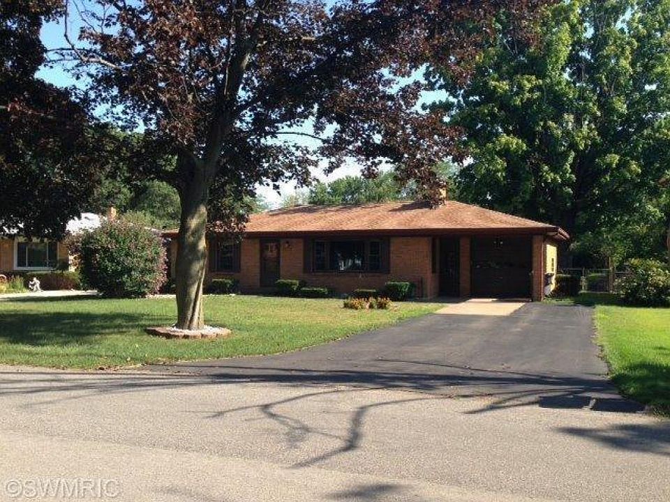 1st image of 172 Lormar Ave