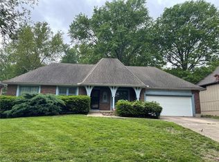 9018 Newton Dr, Overland Park, KS 66212