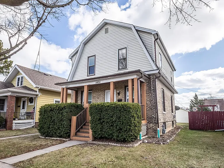 1021 Walton Ave — Photo 6