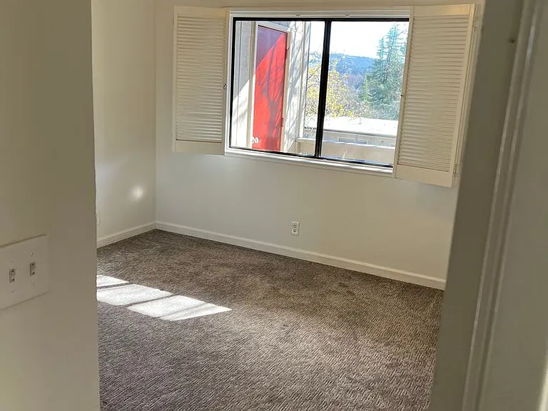 342 San Andreas — Photo 12