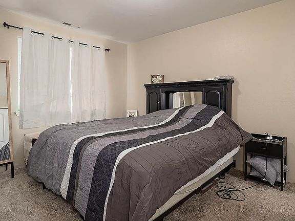5th image of 3167 Juniper Ridge Dr #8