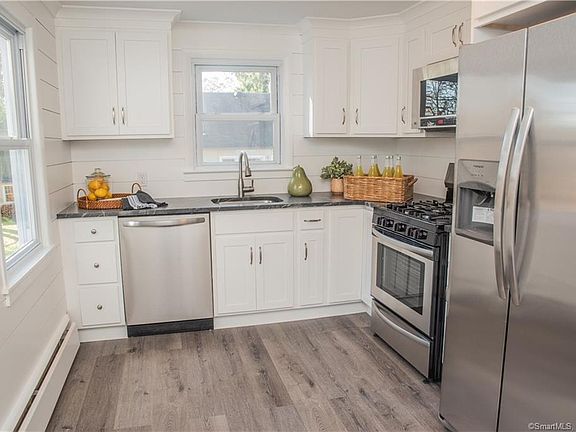 5th image of 19 Glendale Pl