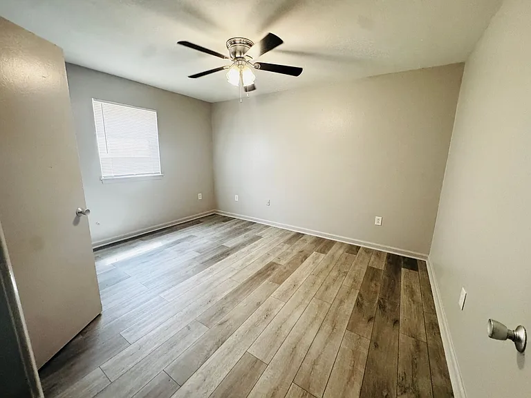 2875 Iowa St — Photo 16