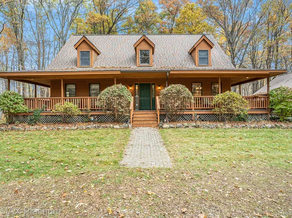 6489 Cedar Lake Rd, Pinckney, MI 48169