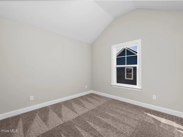 915 Sandpiper Xing — Photo 34