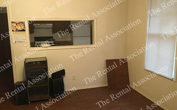 3rd image of 202 Lazarre Ave