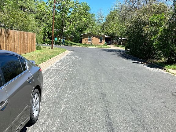 5th image of 4703 Everglade Dr