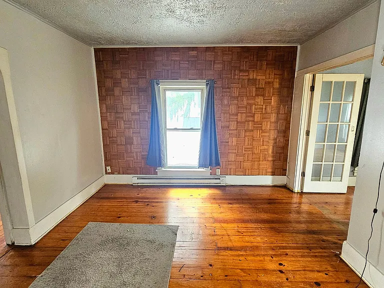 490 Grand St — Photo 4