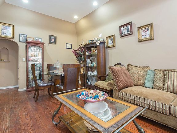 4th image of 11932 171st St