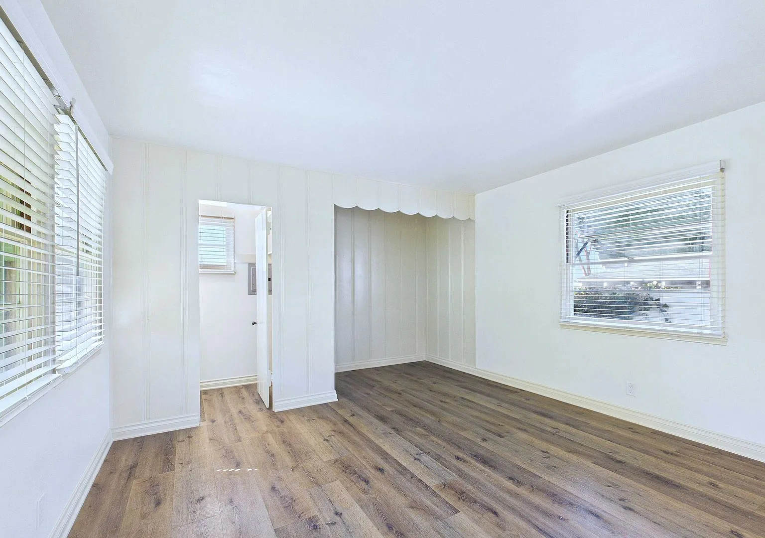 243 W Colorado Blvd — Photo 4