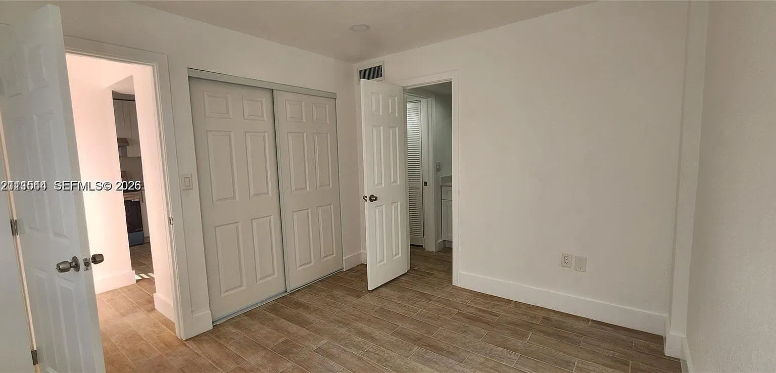 Point South Condo — Photo 2