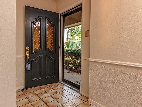 5th image of 181 Harrington Dr