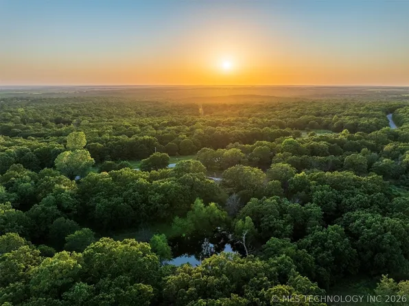 2 Ranchland Rd, Skiatook, OK 74070