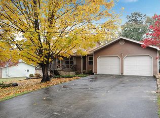 1108 Copperwood Dr, Hixson, TN 37343