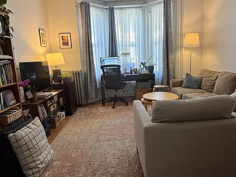 136A Sherman Ave #1 — Photo 2