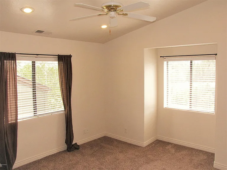 1299 E Makayla Way — Photo 18