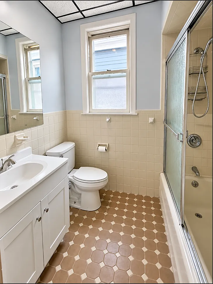 4 bed, $2,500 — Photo 3