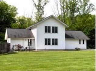 16455 Stagecoach Dr, Garrettsville, OH 44231