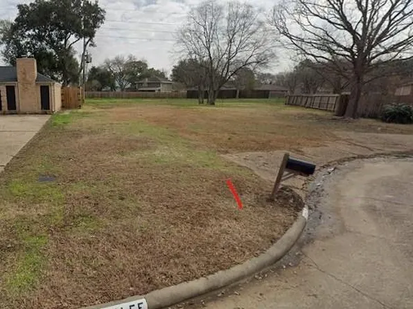 2047 Briarlee Dr, Houston, TX 77077