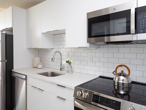 4th image of 260 E Allen St #306