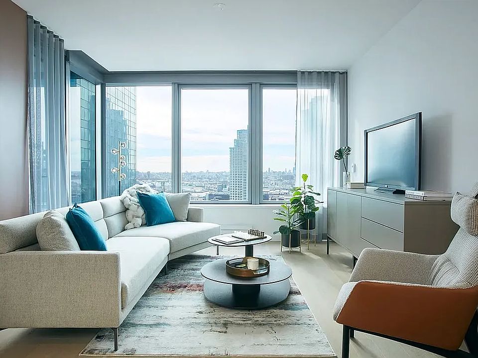 1st image of 3 Court Sq #4509