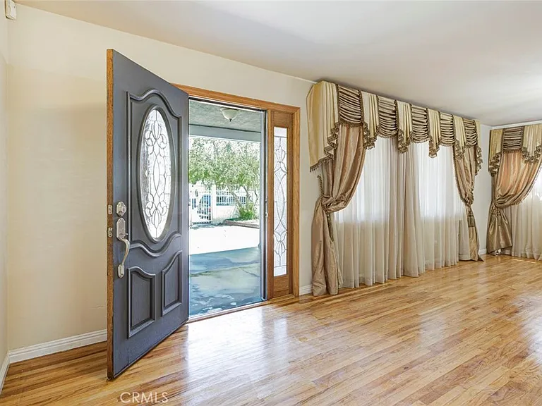 6149 Case Ave — Photo 28