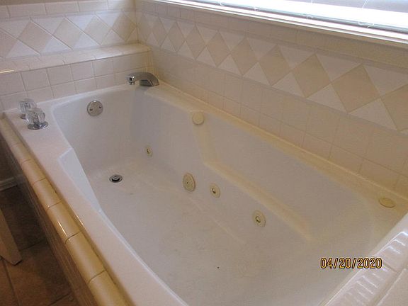 5th image of 4412 SW Parkway Dr