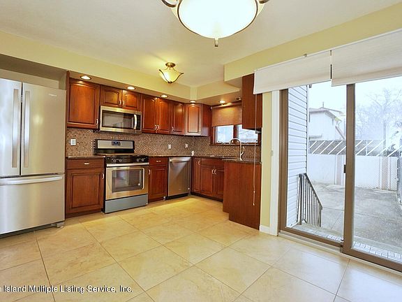 5th image of 245 Elverton Ave