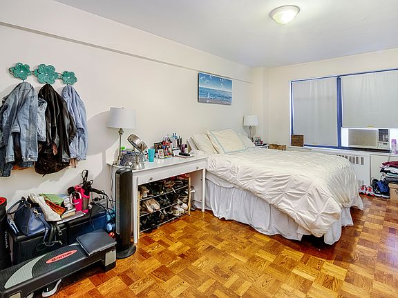 5th image of 140 E 56th St APT 7D