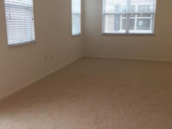 4th image of 4132 Clarendon Way