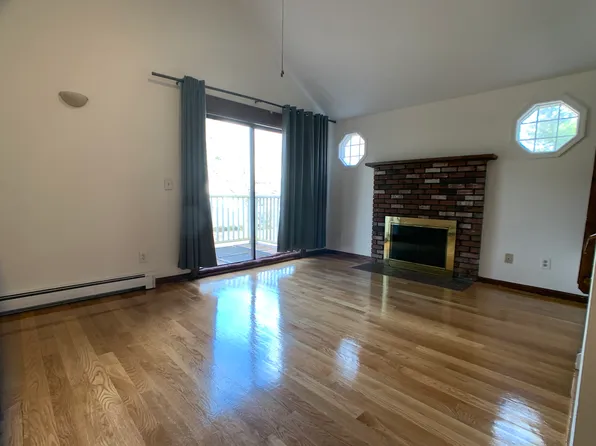(undisclosed Address), Chestnut Hill, MA 02467